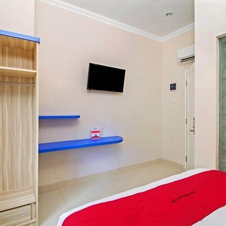Reddoorz Plus @ Cideng Barat Jakarta Luaran gambar