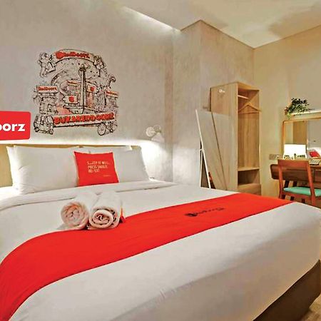 Reddoorz Plus @ Cideng Barat Jakarta Luaran gambar